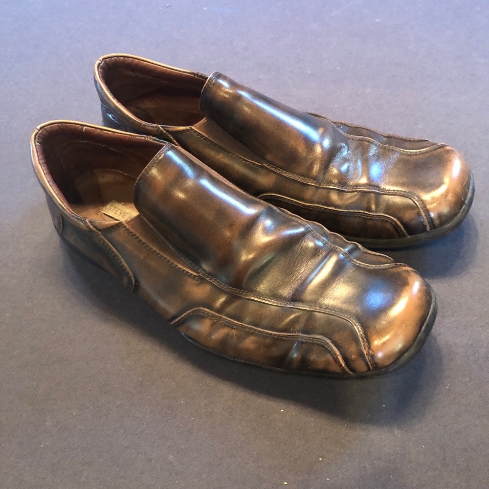 Steve madden distressed leather slip-on